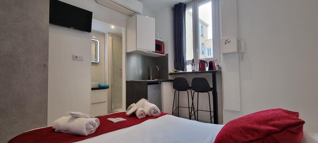 Appartement 4 Dans Le Meme Immeuble *
