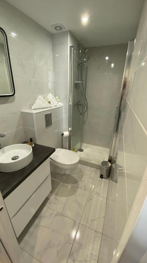 Appartement 4 Dans Le Meme Immeuble