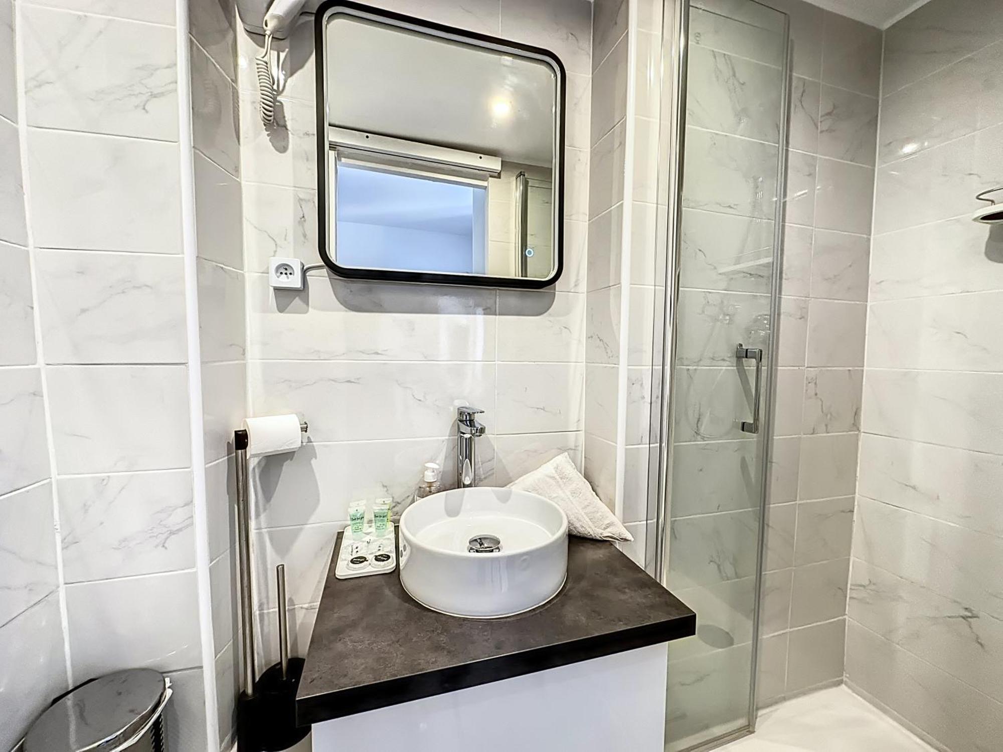 4 Dans Le Meme Immeuble Appartement